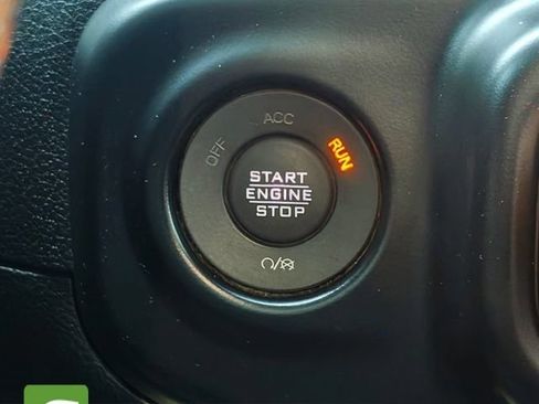 Used 2021 Jeep Gladiator Mojave AWD/4WD image 32
