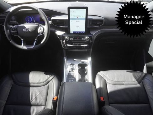 Used 2023 Ford Explorer Platinum w/ Technology Package image 9