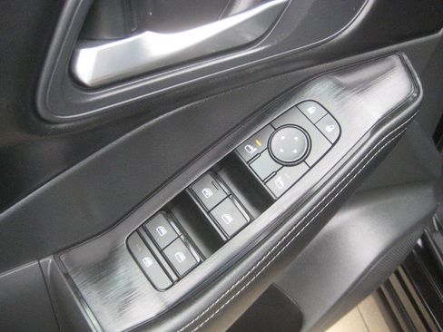 Used 2024 Nissan Rogue SV AWD/4WD image 16