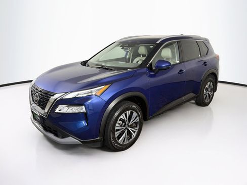 Used 2021 Nissan Rogue SV w/ Premium Package FWD image 3