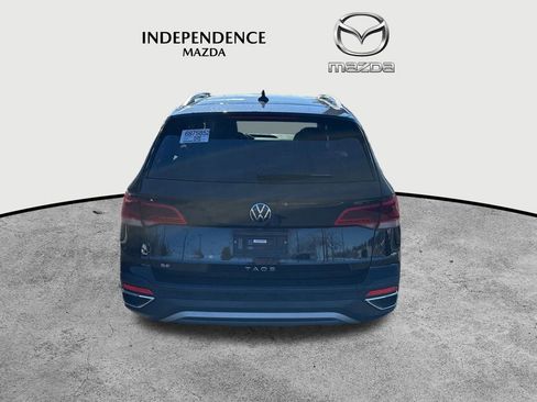 Used 2024 Volkswagen Taos SE image 4