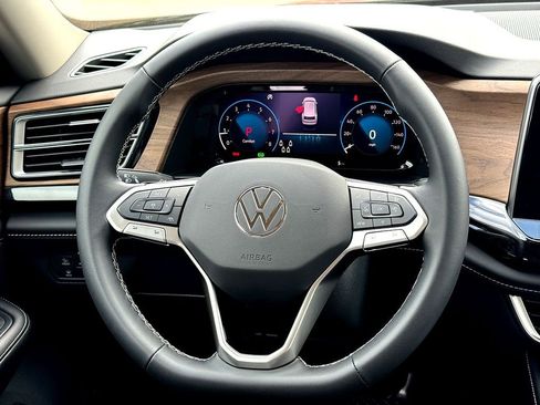 New 2026 Volkswagen Atlas SE FWD image 21