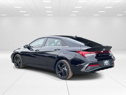 New 2026 Hyundai Elantra SEL Sport Premium w/ Cargo Package FWD image 4