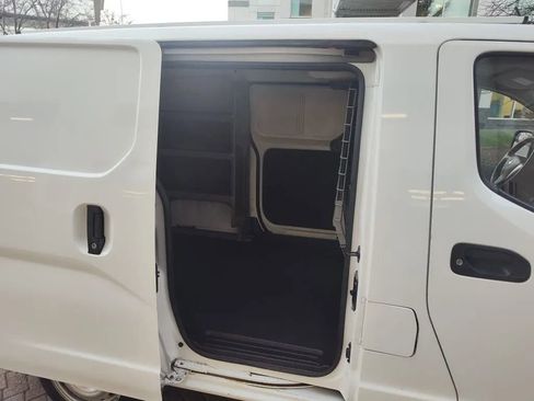 Used 2019 Nissan NV200 S w/ Back Door Glass Package image 8