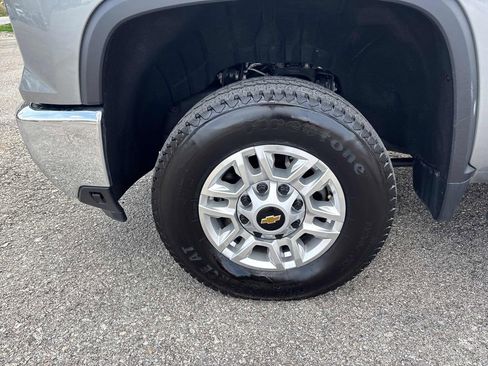 Used 2025 Chevrolet Silverado 2500 LT w/ Convenience Package image 33