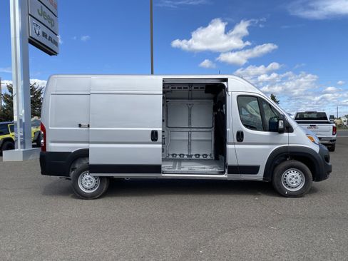 New 2025 RAM ProMaster 2500 w/ Convenience Group image 14