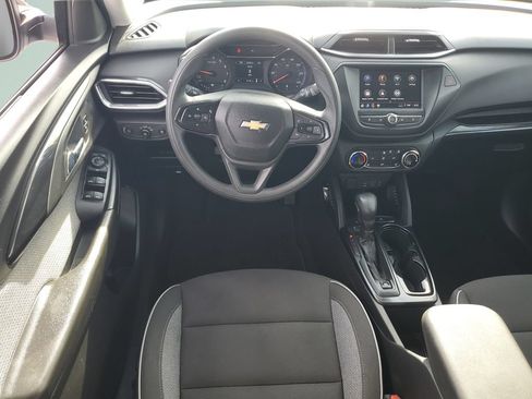 Used 2023 Chevrolet TrailBlazer LT FWD image 12