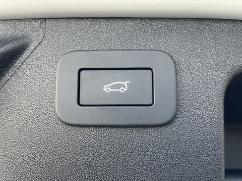 Certified 2025 Land Rover Discovery Sport S AWD/4WD image 37