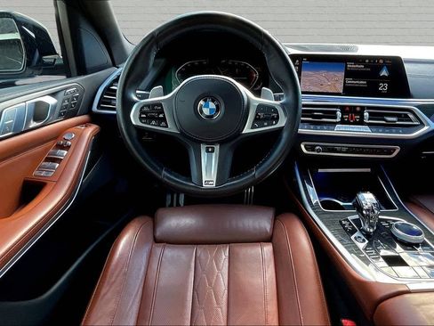 Used 2022 BMW X7 xDrive40i w/ M Sport Package AWD/4WD image 8