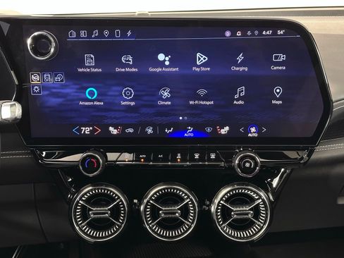 Used 2024 Chevrolet Blazer EV LT image 12