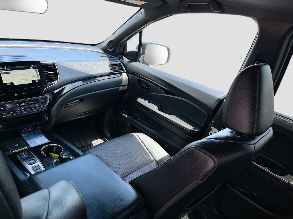 Used 2025 Honda Passport Black Edition image 25