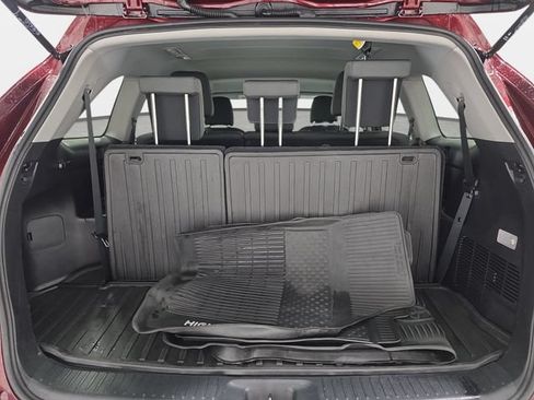 Used 2019 Toyota Highlander LE AWD/4WD image 32