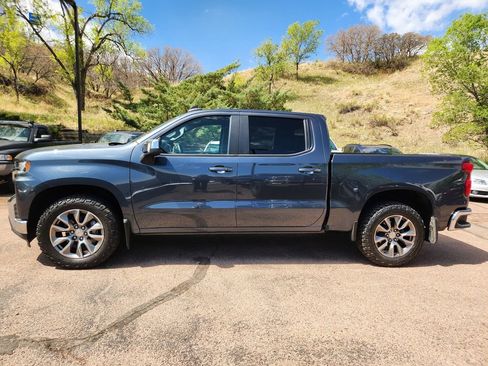 Used 2022 Chevrolet Silverado 1500 LT AWD/4WD image 4