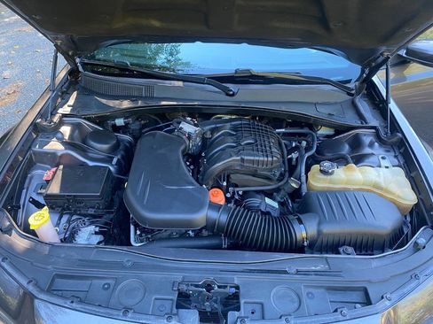 Used 2019 Chrysler 300 S image 58