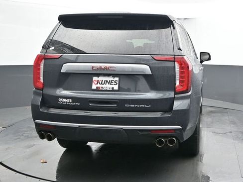Used 2021 GMC Yukon Denali w/ Denali Premium Package image 9