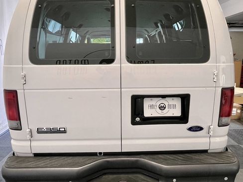 Used 2006 Ford E-350 and Econoline 350 XLT image 3