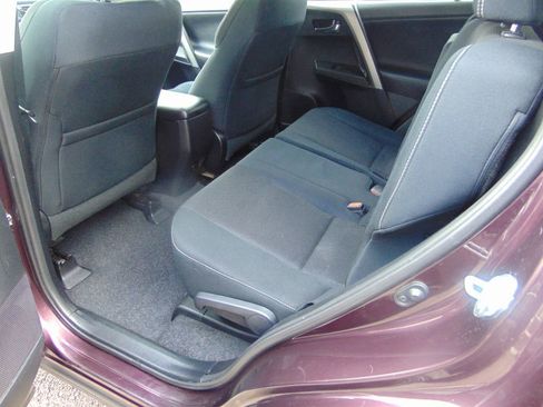 Used 2016 Toyota RAV4 XLE AWD/4WD image 3