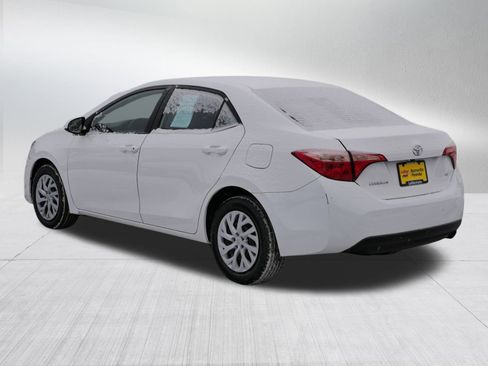 Used 2018 Toyota Corolla LE image 5