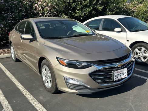 Used 2022 Chevrolet Malibu LT FWD image 1