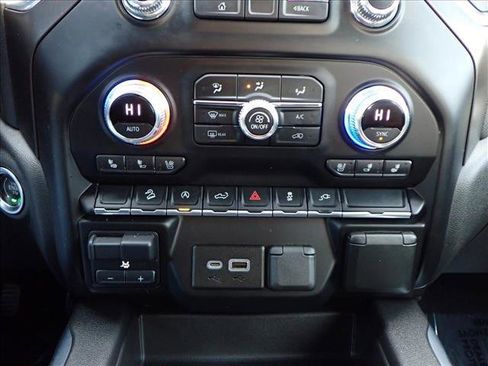 Used 2021 GMC Sierra 1500 AT4 image 18