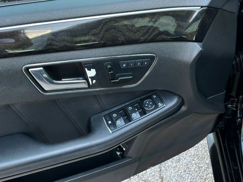 Used 2010 Mercedes-Benz E 550 Sedan w/ Premium 2 Pkg image 11