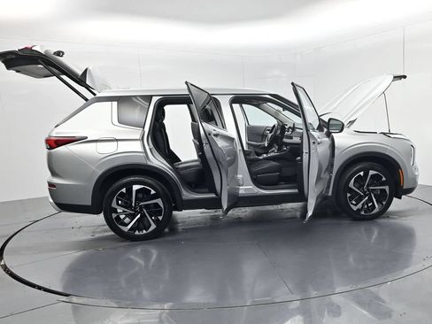 Used 2024 Mitsubishi Outlander SE FWD image 59