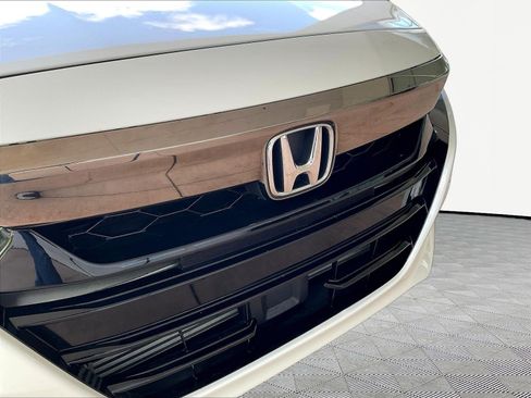 Used 2018 Honda Accord Sport image 30