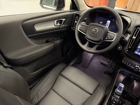 New 2026 Volvo XC40 B5 Plus w/ Protection Package Premier image 27