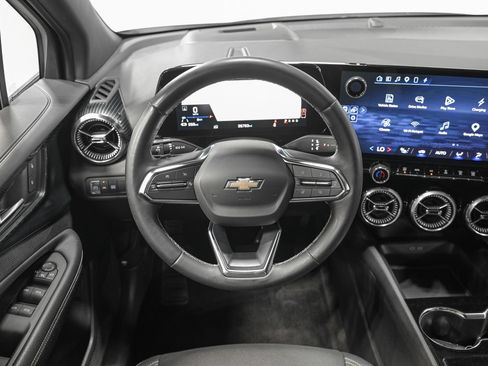 Used 2024 Chevrolet Blazer EV LT AWD/4WD image 17