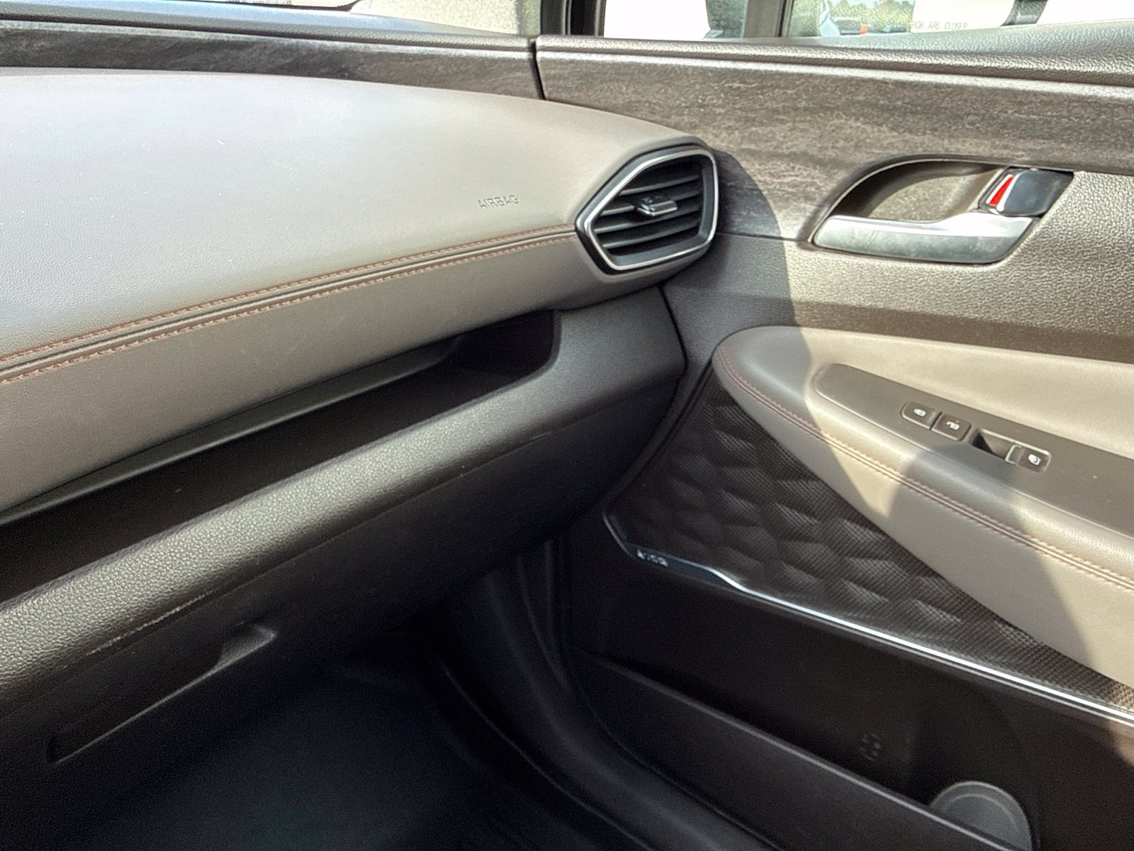 Used 2020 Hyundai Santa Fe Limited FWD image 28