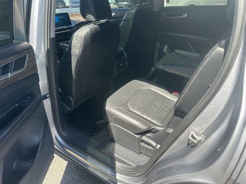 Used 2024 Volkswagen Atlas SEL AWD/4WD image 28