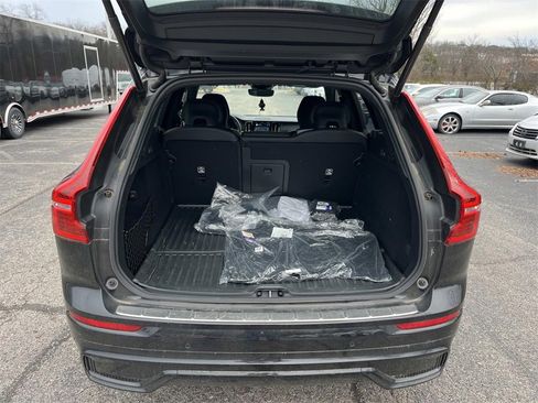 Used 2024 Volvo XC60 T8 Ultimate w/ Protection Package Premier image 12