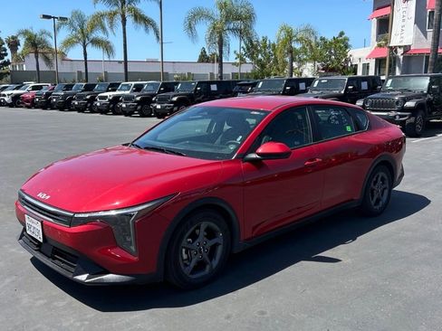 Used 2025 Kia K4 LXS image 1