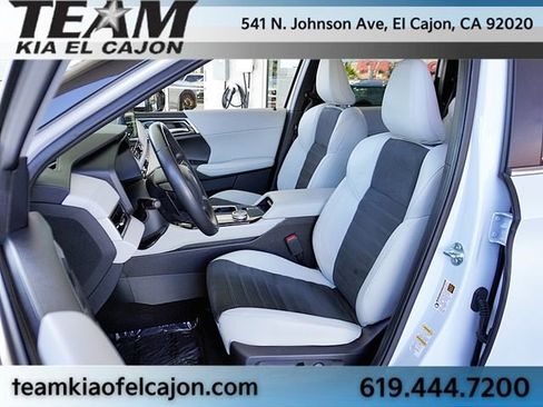 Used 2025 Mitsubishi Outlander SE AWD/4WD image 16