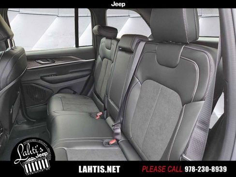 New 2026 Jeep Grand Cherokee Altitude image 11