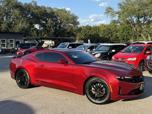 Used 2021 Chevrolet Camaro LT image 2