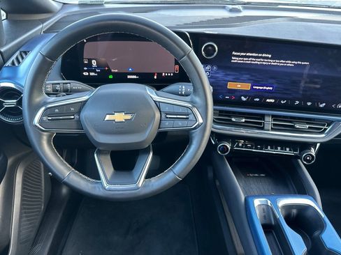 Certified 2025 Chevrolet Equinox EV LT w/ Convenience Package image 16