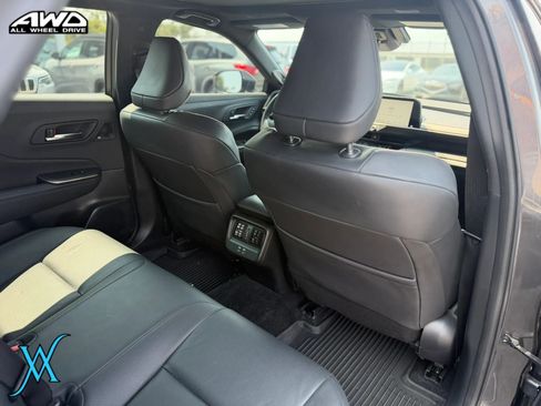 Used 2023 Toyota Crown AWD/4WD image 21