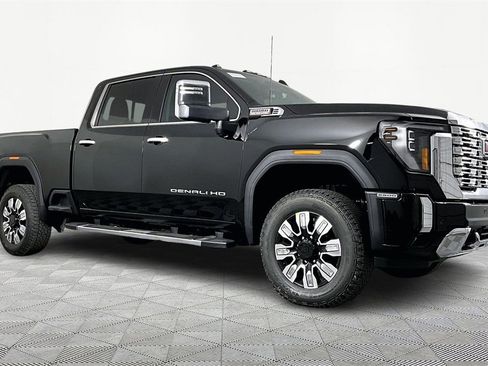 New 2026 GMC Sierra 2500 Denali w/ Denali Reserve Package image 3