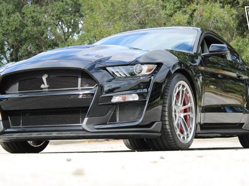 Used 2020 Ford Mustang Shelby GT500 w/ Technology Package image 5