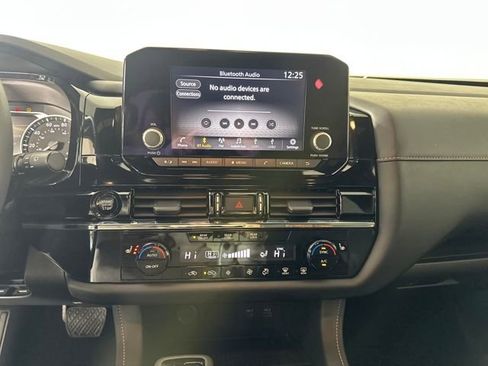 Used 2025 Nissan Pathfinder Rock Creek image 21