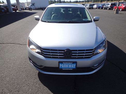 Used 2013 Volkswagen Passat TDI SE FWD image 8