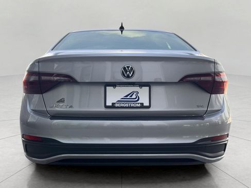 Used 2024 Volkswagen Jetta SE FWD image 11
