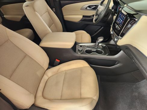 Certified 2023 Chevrolet Traverse LS FWD image 14