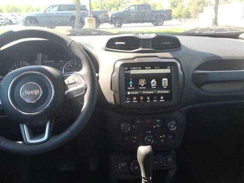 Used 2023 Jeep Renegade Altitude AWD/4WD image 11