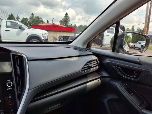 Used 2024 Subaru Crosstrek 2.0i Premium image 18