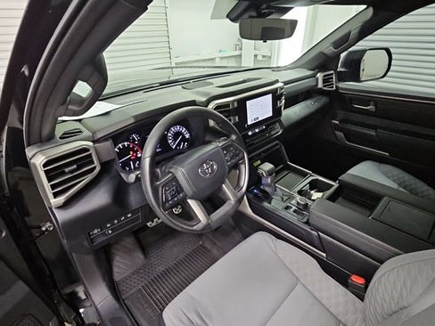 Used 2025 Toyota Tundra SR5 AWD/4WD image 12