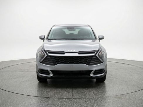 Used 2025 Kia Sportage LX FWD image 2