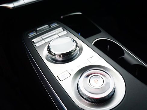 New 2025 Genesis GV70 2.5T Advanced w/ Advanced Package image 11