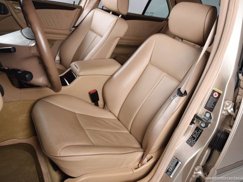 Used 2001 Mercedes-Benz E 320 Sedan image 23